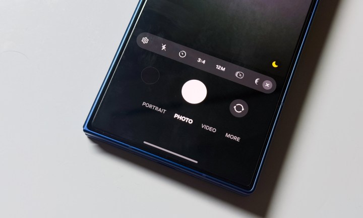 หนึ่ง UI 8: คู่มือฉบับสมบูรณ์สำหรับคุณสมบัติซอฟต์แวร์ล่าสุดของ Samsung Galaxy 3 แอพกล้องในหนึ่ง UI 8 บน Samsung Galaxy Z Fold 7