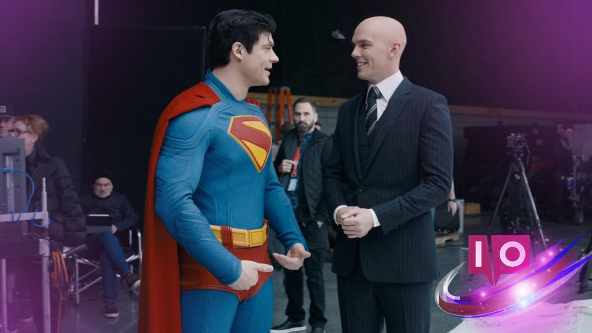 James Gunn Superman'ın Kırmızı Sandıklarını Yeniden Takip Edin: Hayranlar İçin Bir Rahatlama 1 James Gunn Superman'ın Kırmızı Sandıklarını Yeniden Takip Edin: Hayranlar İçin Bir Rahatlama