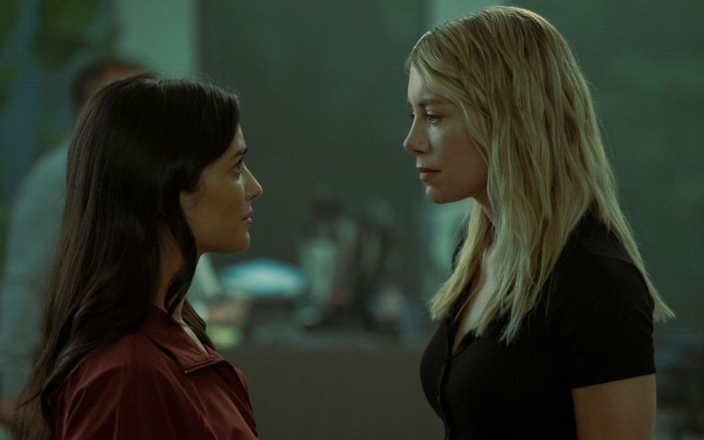 Peacemaker Sezon 2: Sasha Bordeaux DC Comics'te bir cyborg mu? 2 Peacemaker Sezon 2'de Sasha ve Emilia