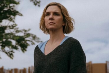 Rhea Seehorn 'Pluribus' Sezon Finali İçin Heyecanlı: Mutlaka İzlenmesi Gereken Bir Film!